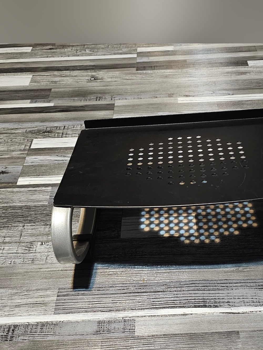 EUC - Halter Table - Picture 2 of 14